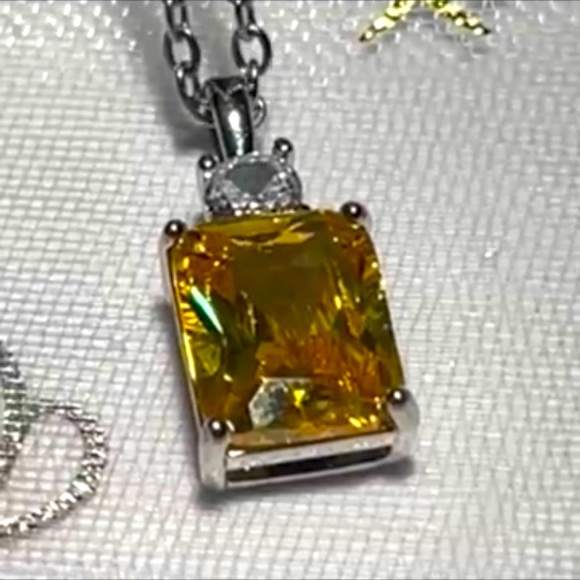 Citrine Pendant with Necklace - Picture 3 of 6